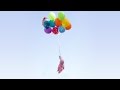 Broma del bebe que sale volando