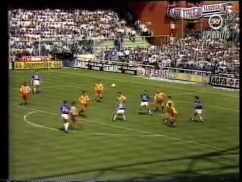 19 мая 1991 г. Лучший бомбардир сезона Джанлука Виалли открывает счет в матче с "Лечче".....