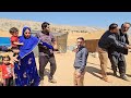 Grandfather's strange reaction to Isa and his daughter Afsan's visit; family argument escalates