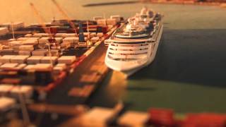 preview picture of video 'Arrival and departing of the Dawn Princess at the Port of Napier, New Zealand. Tilt shift video'