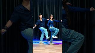 Download lagu Aankhe Khuli Ho Ya Ho Band - Mohabbatein #dance #virengitanjali #shorts #dancewithvg #shortsdance mp3