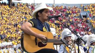 Brad Paisley Sings Country Roads at WVU