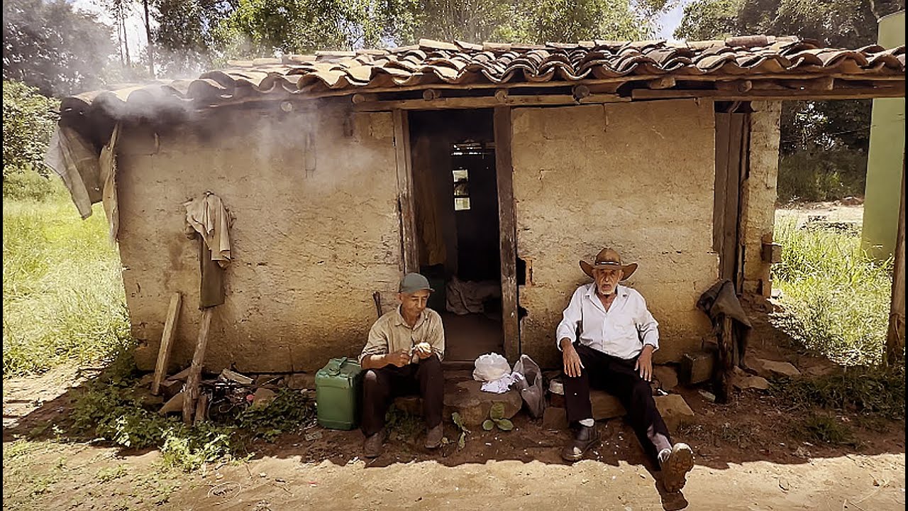 Genesio com Toizinho velhos amigos no Sitio, Historias iguais, cada um sozinho na sua casinha