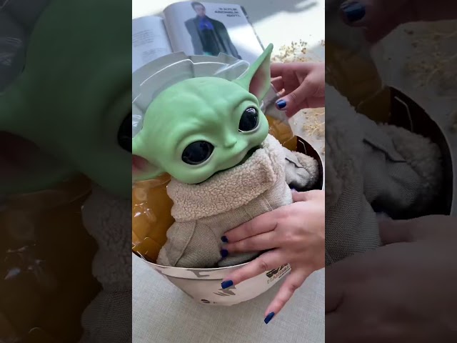Vídeo relacionado con eBuyGB Taza de Viaje de bambú Personalizable, Taza de Viaje Baby Yoda, 500 ml, temática de Star Wars, Regalos Divertidos para tía, tía (Yoda Best Auntie)