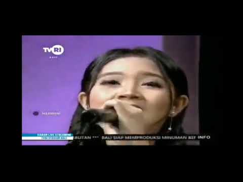 Sendiri - Chrisye ( Vania Sakanti menyanyikan di TVRI Bali )