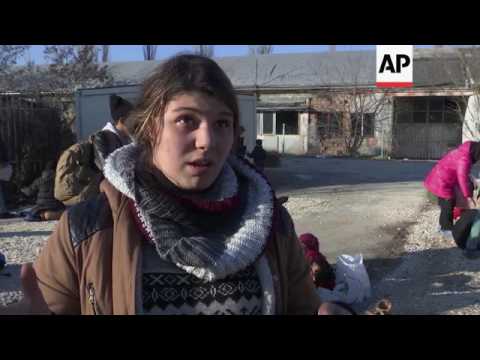 Refugees reach Balkans, but in smaller numbers