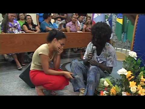 Apresentação de peça com Graciele e o Mendigo "Barroso" cantando no 2º Congresso de Missões