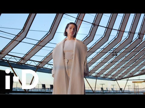 St. Vincent: The Shape-Shifting Songstress | Cosmetologist.org