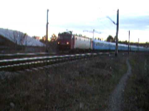 Acceleratul 1765 Iasi-Timisoara Nord plecand din statia Suceava Nord tras de 40-0086-5