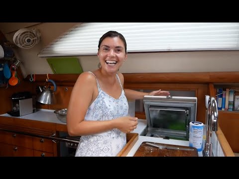 download lagu mp3 mp4 Guppy Sunday Brunch, download lagu Guppy Sunday Brunch gratis, unduh video klip Guppy Sunday Brunch