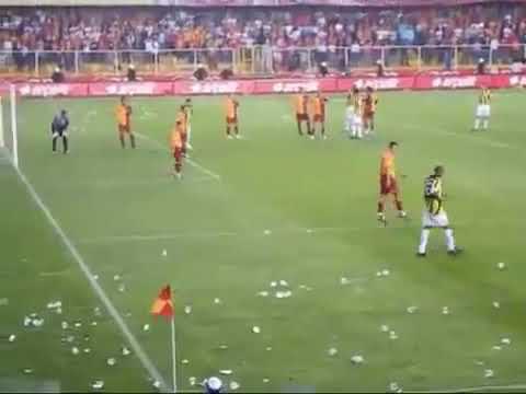 ultras' scontri &dintorni: TURKEY: HOT ATMOSPHERE IN DERBY GALATASARAY - FENERBAHCE