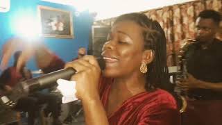 Hot praise medley(Everybody look-Sammy Okposo) by Udy@ service.