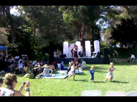 Astrid Chevallier live with kids dancing -  Elysian Park, Los Angeles