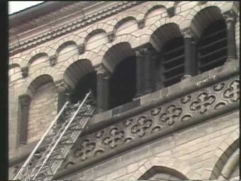 Hier und Heute: Übung der Freiwilligen Feuerwehr Neuss auf dem Münsterplatz