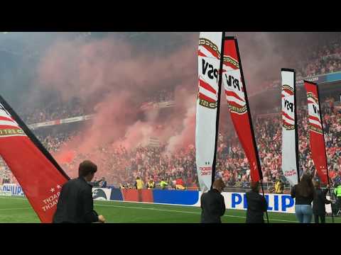 Opkomst PSV-Ajax : 15/4/2018 : 3-0 : Sfeeractie + Pyro #24