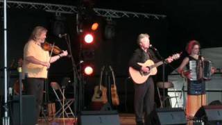 Reg Meuross@Phil Beer@The Gate To Southwell Folk Festival 2009l