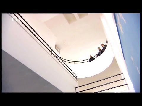 Duchové míst 22 Uvnitř hotelu Avion