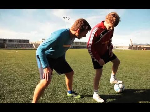 How to Improve Jockeying Defense Skills | Soccer Lessons
