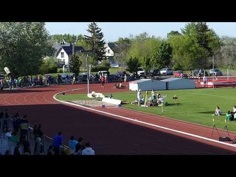 Nádházy Evelin győztes futása a női 300 m-es síkfutásban