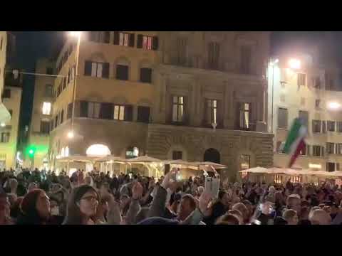2021 10 19 Triest Piazza della Signoria stasera