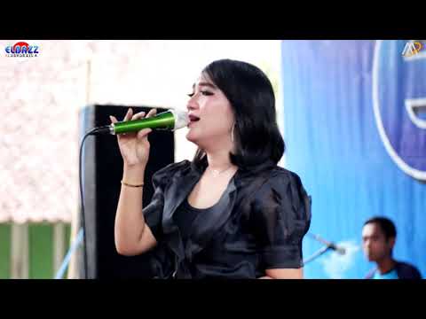 TERHANYUT DALAM KEMESRAAN II OVI ZEE