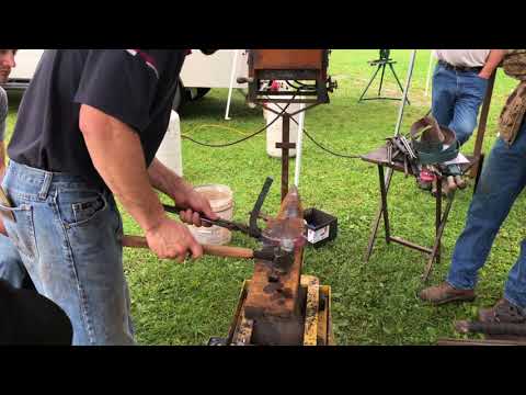 Slide 6 - Diamond Stall Jack Tall 58cm  (video)