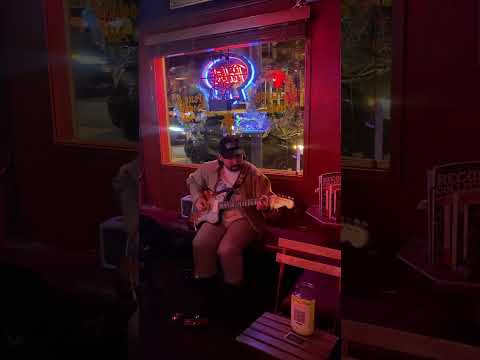 Garrett Barley solo performance of "jitterbug waltz" by Fats Waller