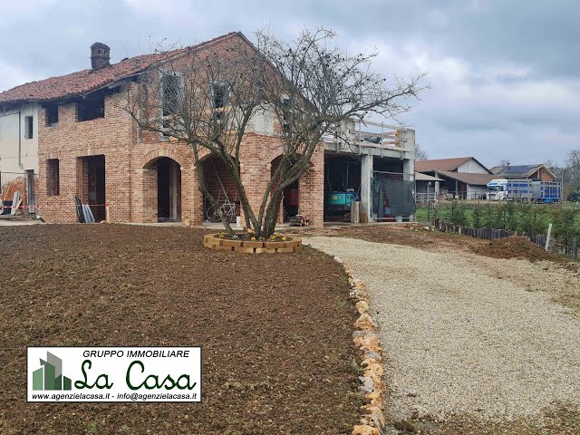 VILLANOVA D'ASTI - cascina ristrutturata
