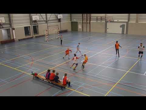 Zaalvoetbal vv Nieuwerkerk JO12-1 en JO13-1 (wedstrijd 2 van 5) 26-1-2019