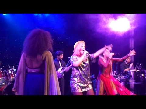 as bahias e a cozinha mineira & alice caymmi @ teatro rival: rainha dos raios