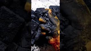 Download lagu Black & Gold | Black Dyed Gym Chalk | Crushing Gym Chalk With Gold Hands #asmr #dyedgymchalk mp3