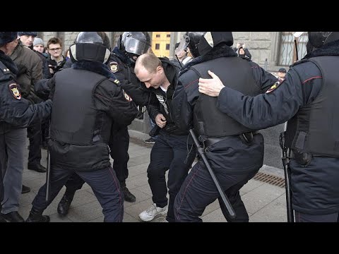 Az orosz elnök újraválasztása ellen tüntettek
