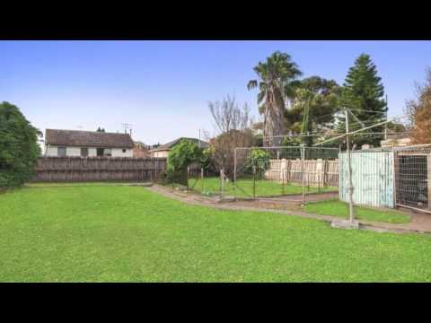 Run, Don't Walk! - 40 Canadian Parade, Corio