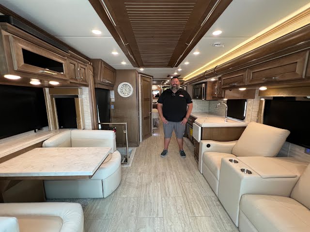 Preview image of 2024 Newmar Super Star 4059 (17N253307) youtube video