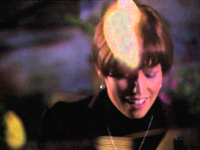 Video zu 'Es Ist Ein Ros Entsprungen' ansehen