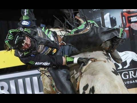 L.J. Jenkins puts up 89.25 points on Plummer Butt at PBR World Finals