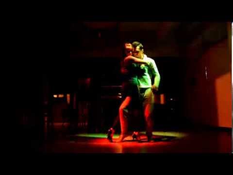 Łukasz Raś i Ewa -  Bachata impro LOFToDANCE.pl