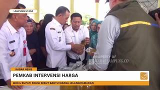 Download lagu Residents storm the affordable food drive in Kotabumi, with staple food supplies depleted in a ma... mp3