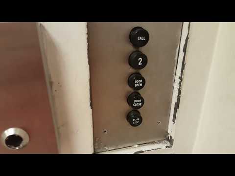 Haughton Hydraulic Freight Elevator @ Bon-Ton - Eastern Hills Mall - Clarence, NY