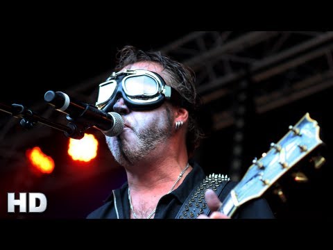 ROCK OZ' ARENES : AZAZELBLUE'S EARTHWORMS HD