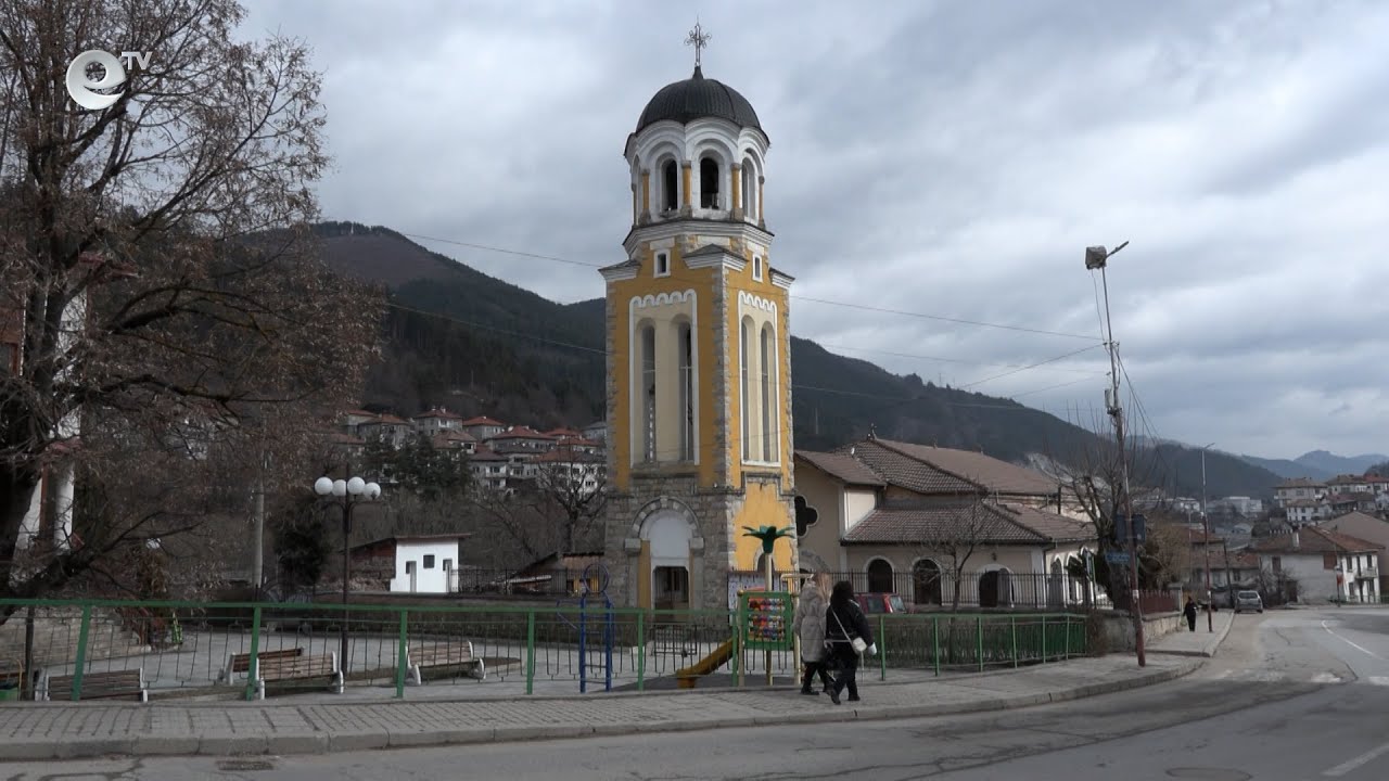 Младежи от Смолян организираха кауза в помощ на църквата „Св. Теодор Стратилат"