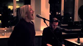 Ellie Goulding - JOY (Live) - KITCHEN SESSIONS