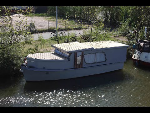 A tour through a tiny houseboat in Amsterdam