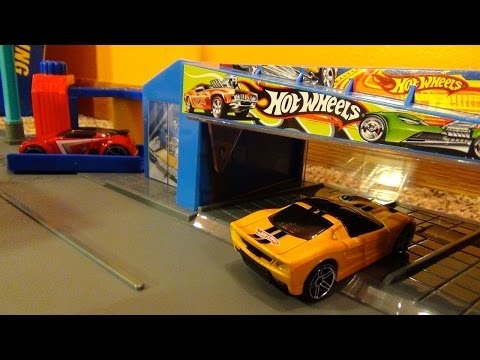 Hot Wheels Speedy's Dealership Playset - Review and Demonstration Video