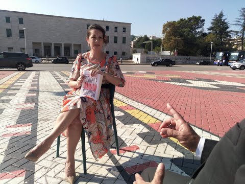 Vitrina e Librit/ Historia e Mendimit Shqiptar; A është e vonuar tradita e shkrimit shqip?