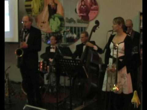 Cheek To Cheek - Slidin' Selena sings with Bert Brandsma swing combo