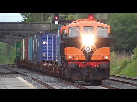 Irish Rail 071 Class locomotive 071+ IWT Freight Train - Kildare Station