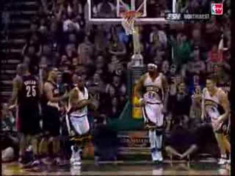 Chris Wilcox explodes down the lane!