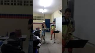 Tema da Vitória, Trompete e Sax