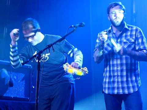 18/18 Tegan & Sara - BIYH w/ Matt Sharp & Dallas Green @ #3 The Fonda, Los Angeles, CA 10/18/08